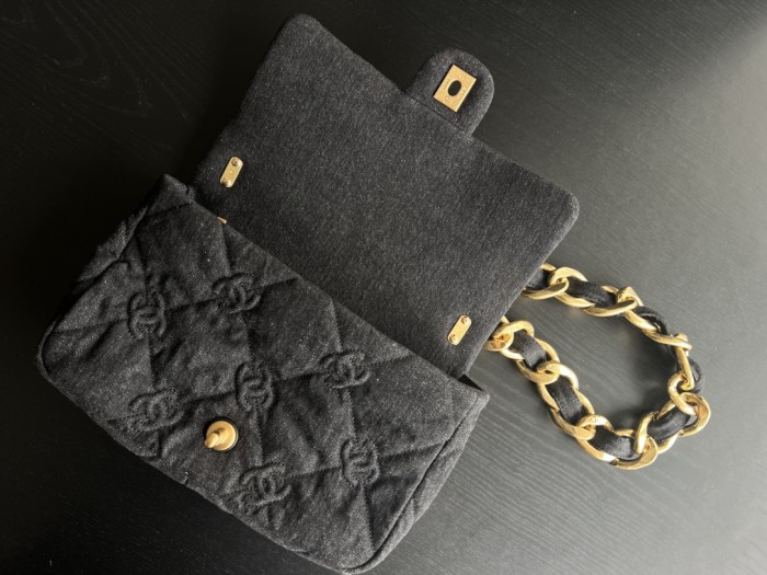  Handbag  Chanel  3216  size  23 cm 