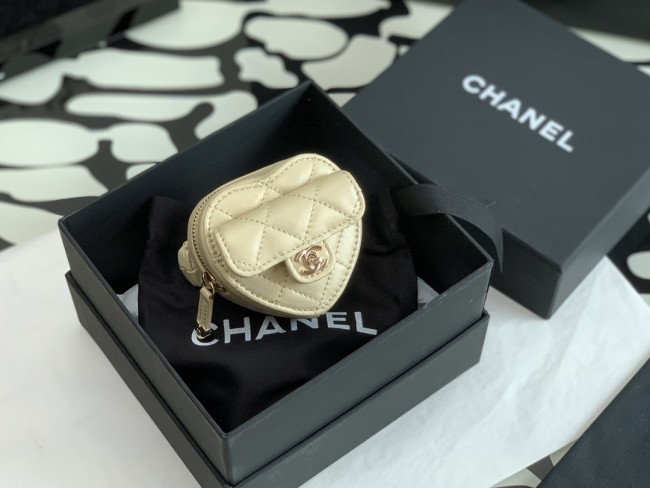  Handbag  Chanel   size  8*8.5*5.5* cm
