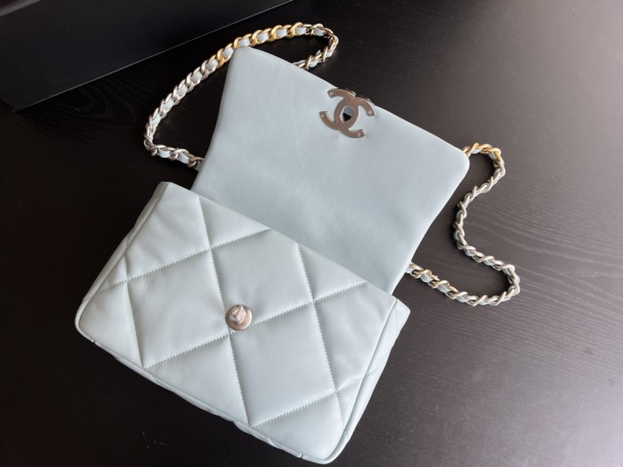 Handbag  Chanel  1160 size 26cmx16cmx9 cm