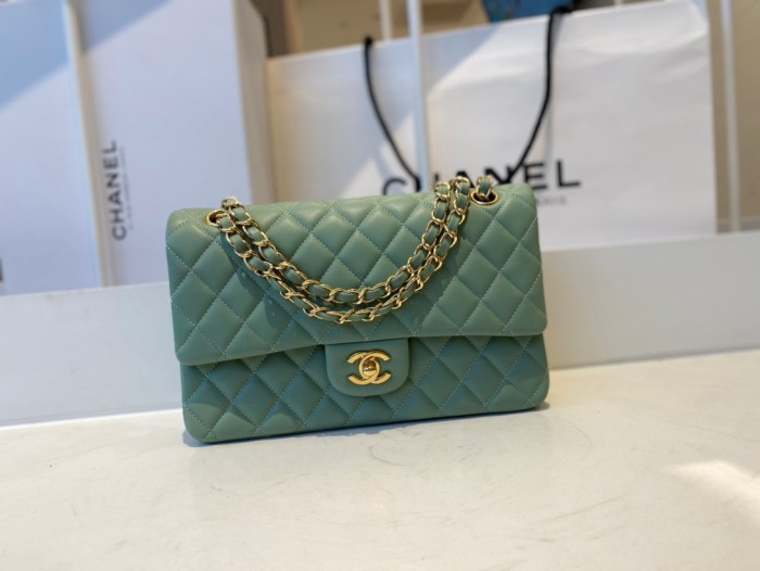 Handbag  Chanel   size  25 cm