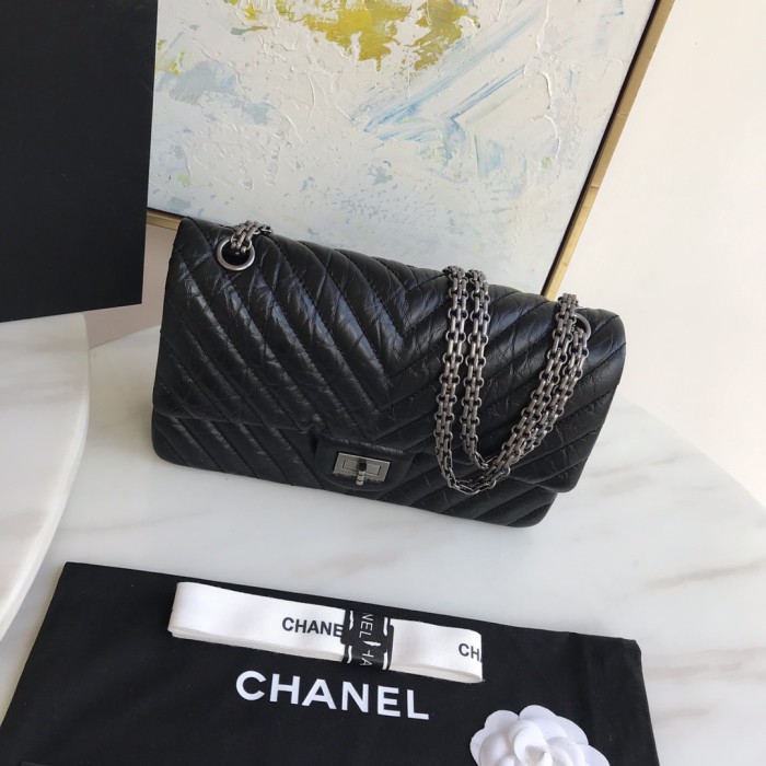 Handbag  Chanel 1112  size  25.5x16x7 cm