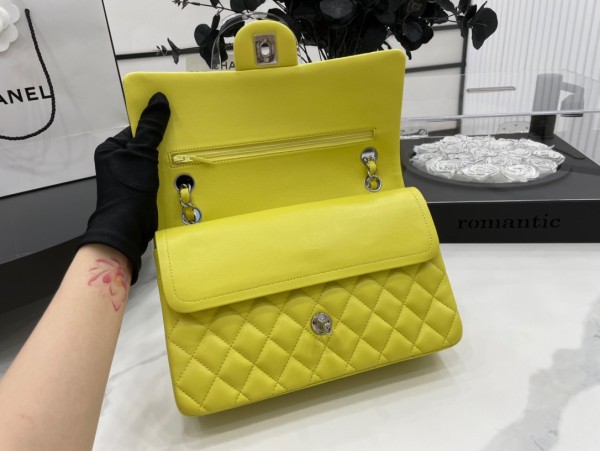 Handbag  Chanel  01112  size  25 cm