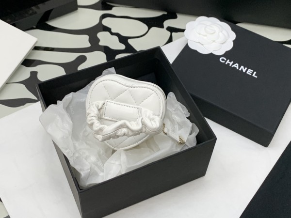  Handbag  Chanel   size  8*8.5*5.5* cm