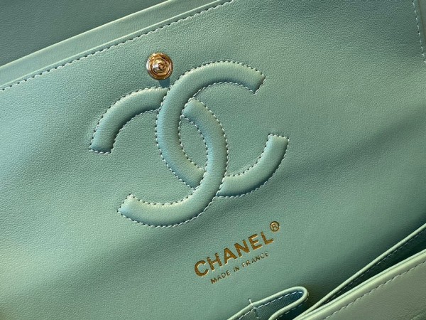 Handbag  Chanel   size  25 cm