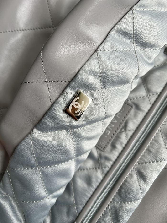 Handbag  Chanel  size 39cmx42cmx8 cm