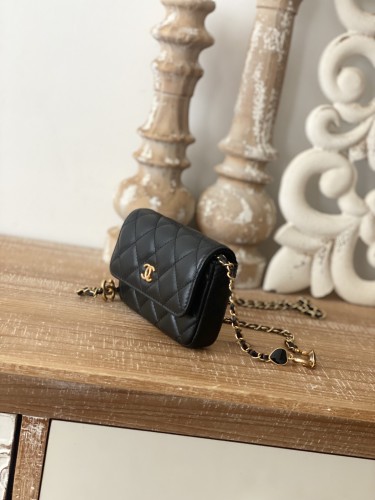 Handbag  Chanel  81228 size  12.5 cm