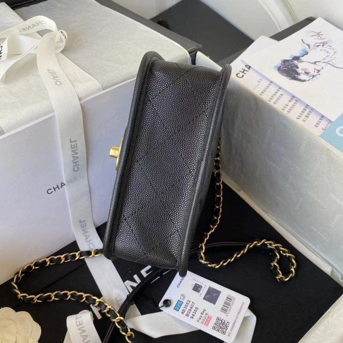 Handbag  Chanel  AS3652  size 17x20.5x6 cm