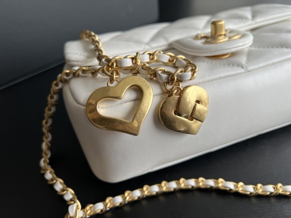 Handbag  Chanel  3457  size 20 cm