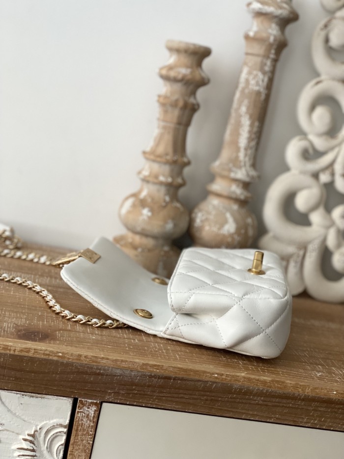 Handbag  Chanel  3473  size  13*18*6 cm