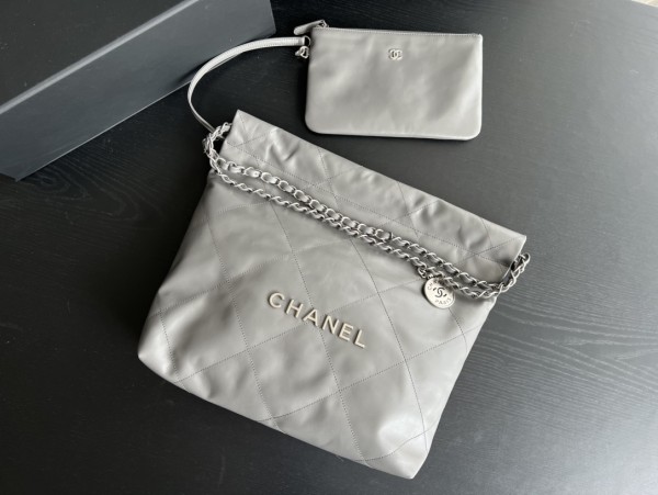 Handbag  Chanel  size  35cmx37cmx7 cm