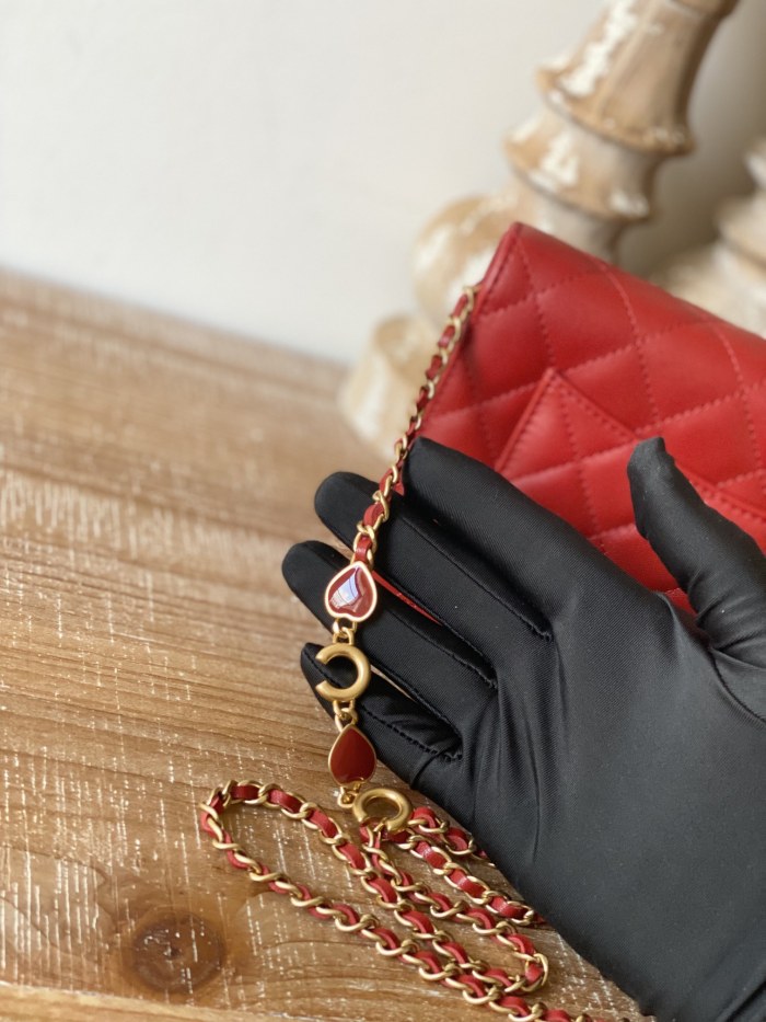 Handbag  Chanel  81225 size  19 cm