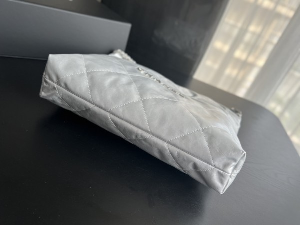 Handbag  Chanel  size 39cmx42cmx8 cm