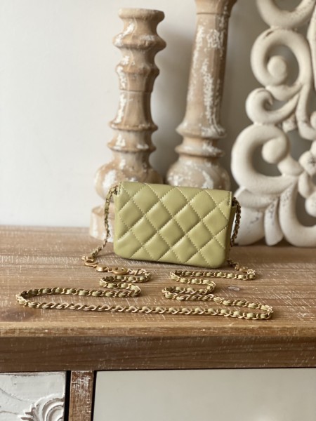 Handbag  Chanel   81228 size  12.5 cm