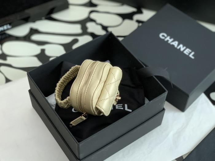  Handbag  Chanel   size  8*8.5*5.5* cm