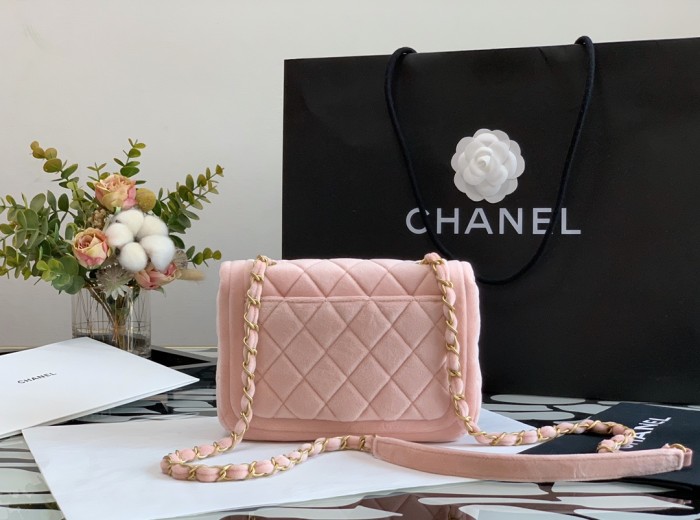 Handbag  Chanel  size  18×13×7 cm