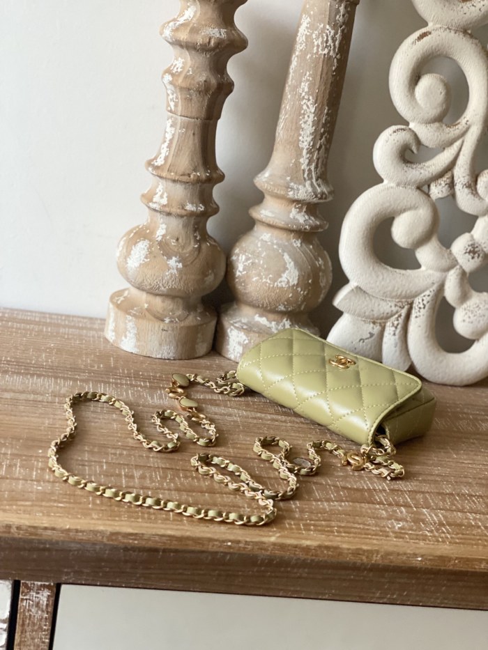 Handbag  Chanel   81228 size  12.5 cm