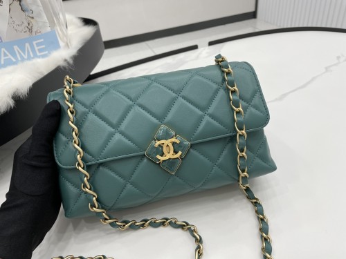 Handbag  Chanel  AS2634  size  22*7*14 cm