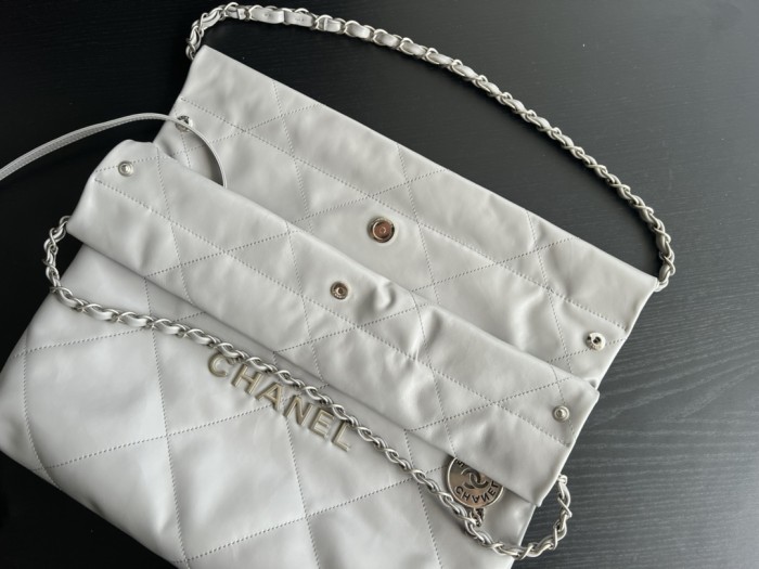 Handbag  Chanel  size  35cmx37cmx7 cm