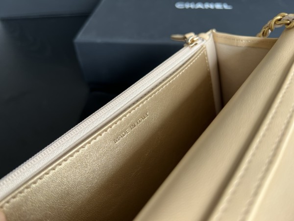CHANEL WOC Smooth Lambskin Shoulder Bag, Crossbody Bag Trumpets Women's Beige AP1450-B02916-BJ528 size 19*13*4 cm