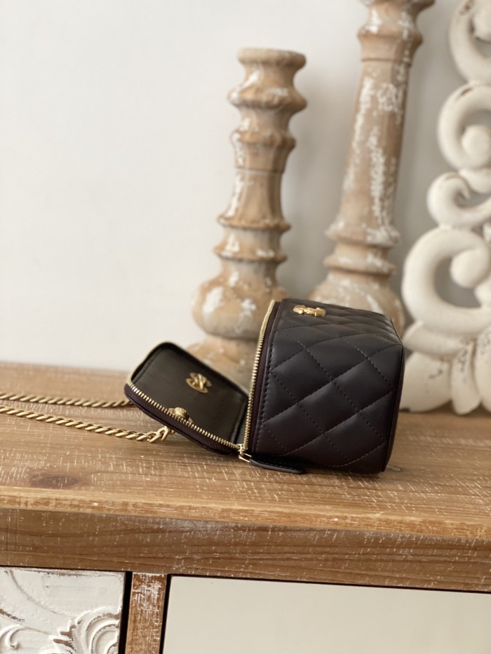 Handbag  Chanel  81222  size  16.5 cm