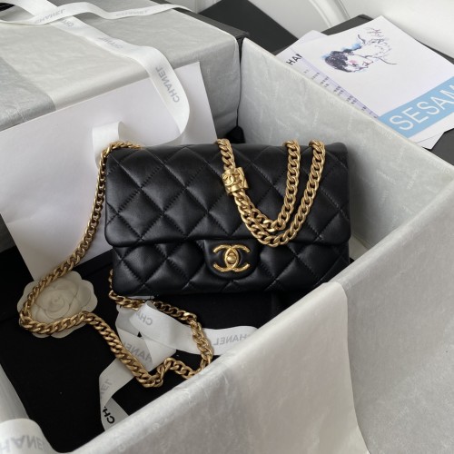 Handbag  Chanel  AS3393 size  14*22*8 cm
