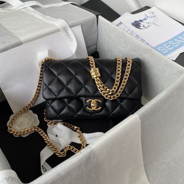 Handbag  Chanel  AS3393 size  14*22*8 cm