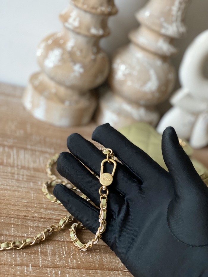 Handbag  Chanel  81227  size  11 cm