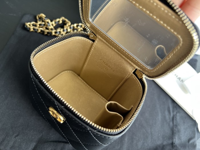 Handbag  Chanel  AP1447  size  8.5cmx11cmx7 cm