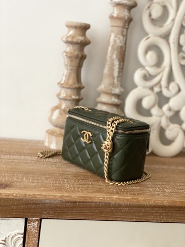 Handbag  Chanel  81222  size 16.5 cm