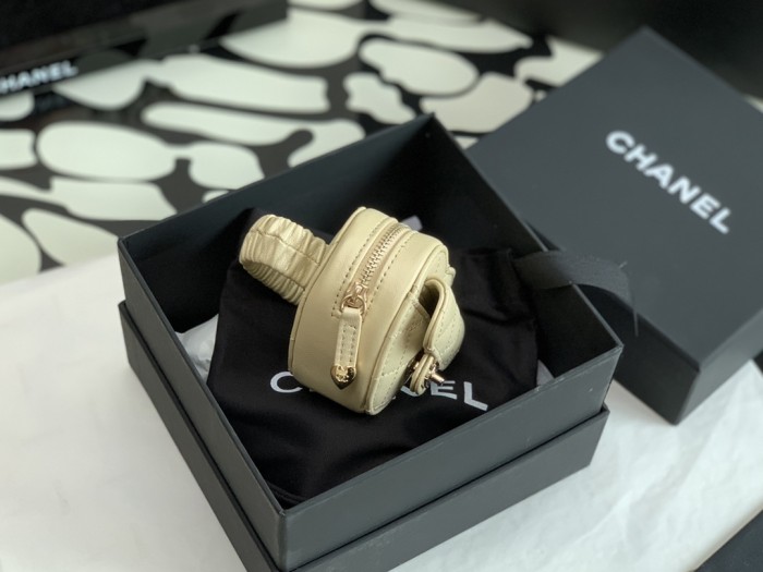  Handbag  Chanel   size  8*8.5*5.5* cm