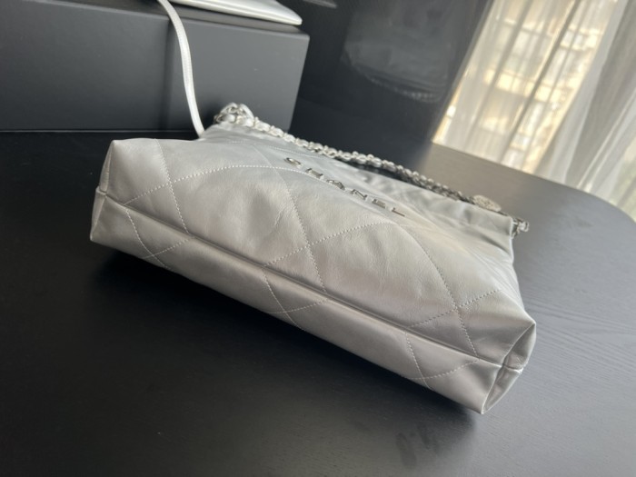 Handbag  Chanel  size  35cmx37cmx7 cm