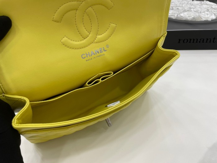 Handbag  Chanel  01112  size  25 cm