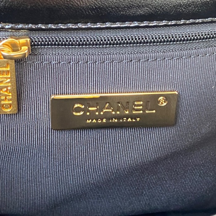 Handbag  Chanel AS1160  size   26/30 cm