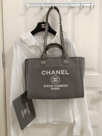Handbag  Chanel  size  38 cm