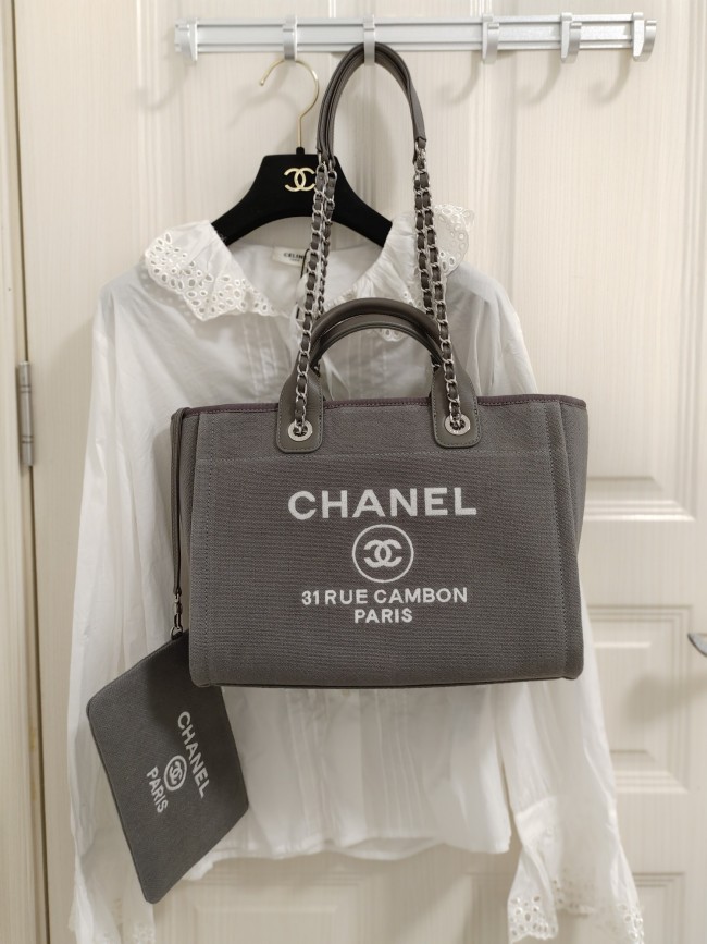 Handbag  Chanel  size  38 cm