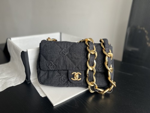  Handbag  Chanel  3216  size  23 cm 