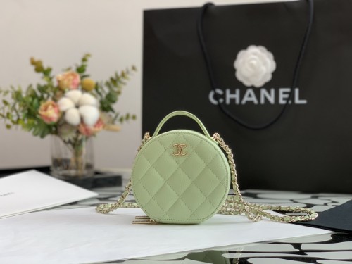  Handbag  Chanel  size  12×12×5 cm
