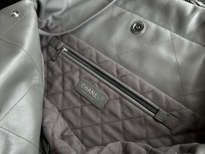 Handbag  Chanel  size  39cmx42cmx8 cm