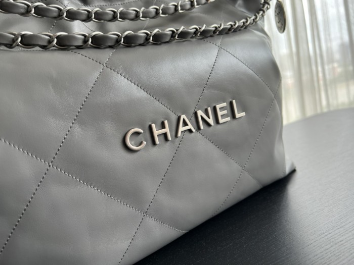 Handbag  Chanel  size  39cmx42cmx8 cm
