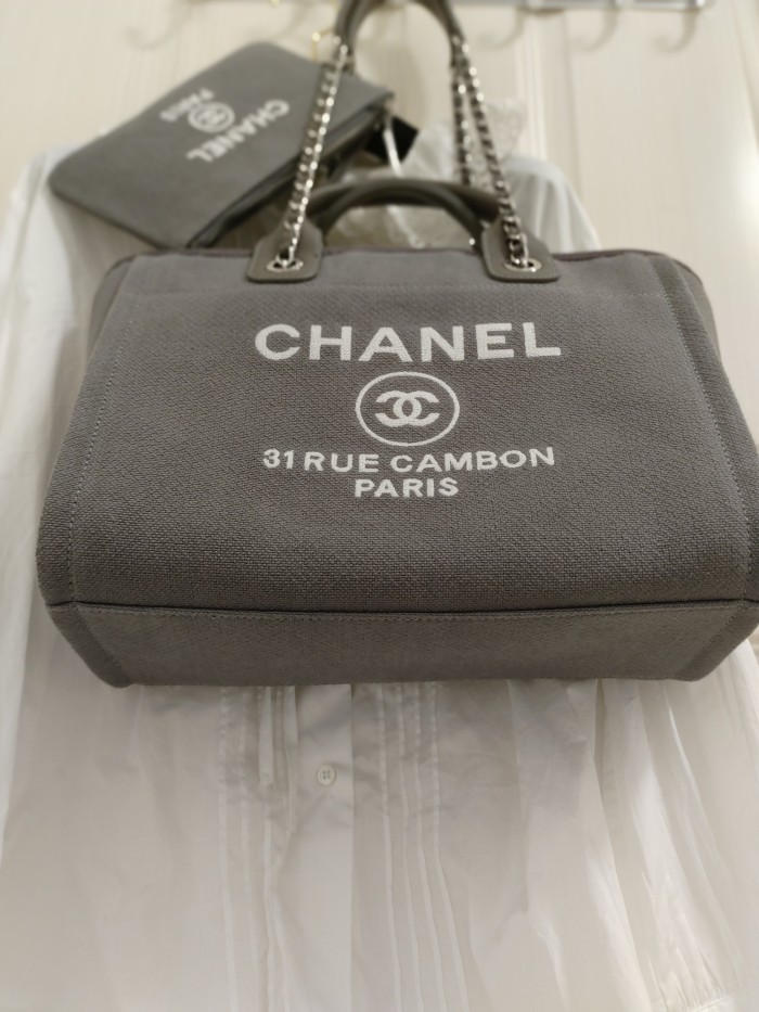 Handbag  Chanel  size  38 cm