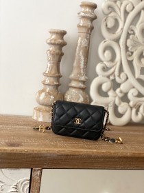 Handbag  Chanel  81228 size  12.5 cm