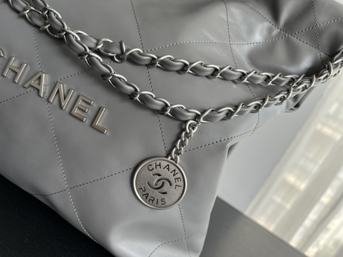 Handbag  Chanel  size  35cmx37cmx7 cm