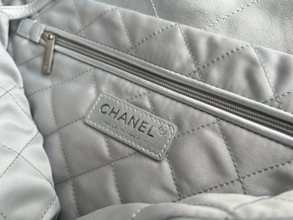 Handbag  Chanel  size  35cmx37cmx7 cm