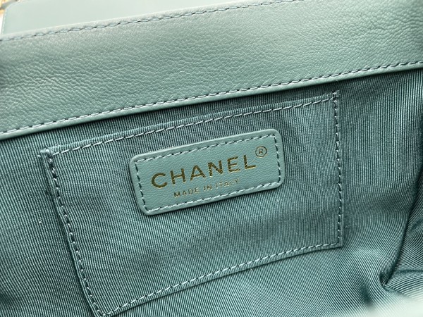 Handbag  Chanel  AS2633  size  18*7*12 cm