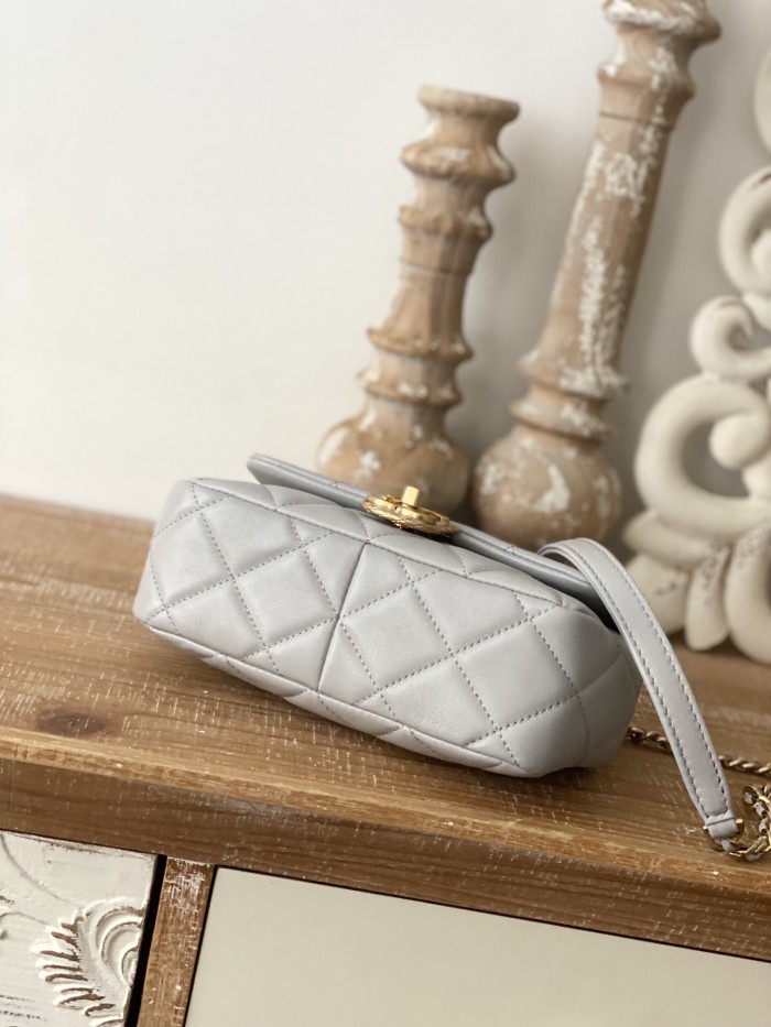 Handbag  Chanel  3474  size  15*20*8 cm