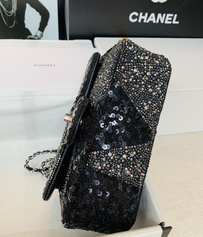 Handbag  Chanel  size  20 cm