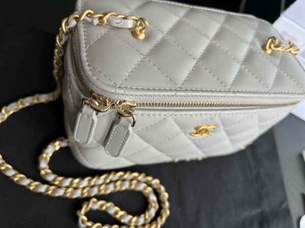 CHANEL Sheepskin Box Bag, Shoulder Bag, Crossbody Bag Regular Women's White AP2303-B02916-10601 size 16*8*10 cm