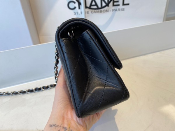 Handbag  Chanel  01116  size 20 cm