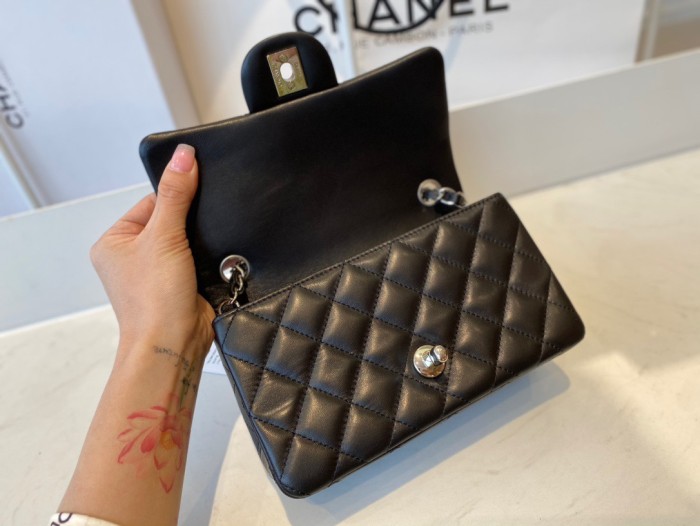 Handbag  Chanel  01116  size 20 cm