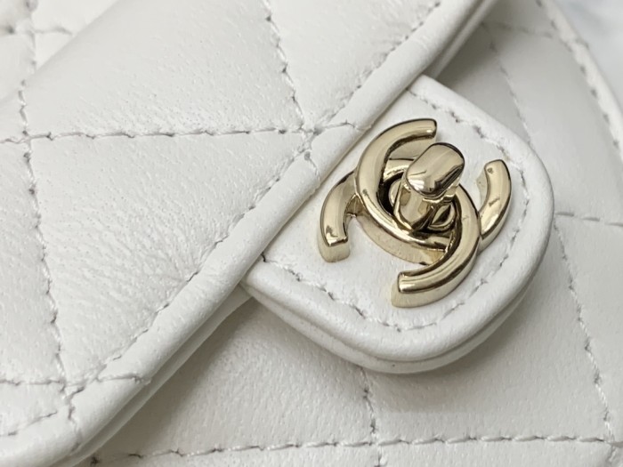  Handbag  Chanel   size  8*8.5*5.5* cm